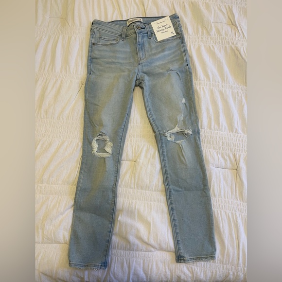 Abercrombie mid ride skinny jeans size 0short. NWT! - Picture 2 of 3